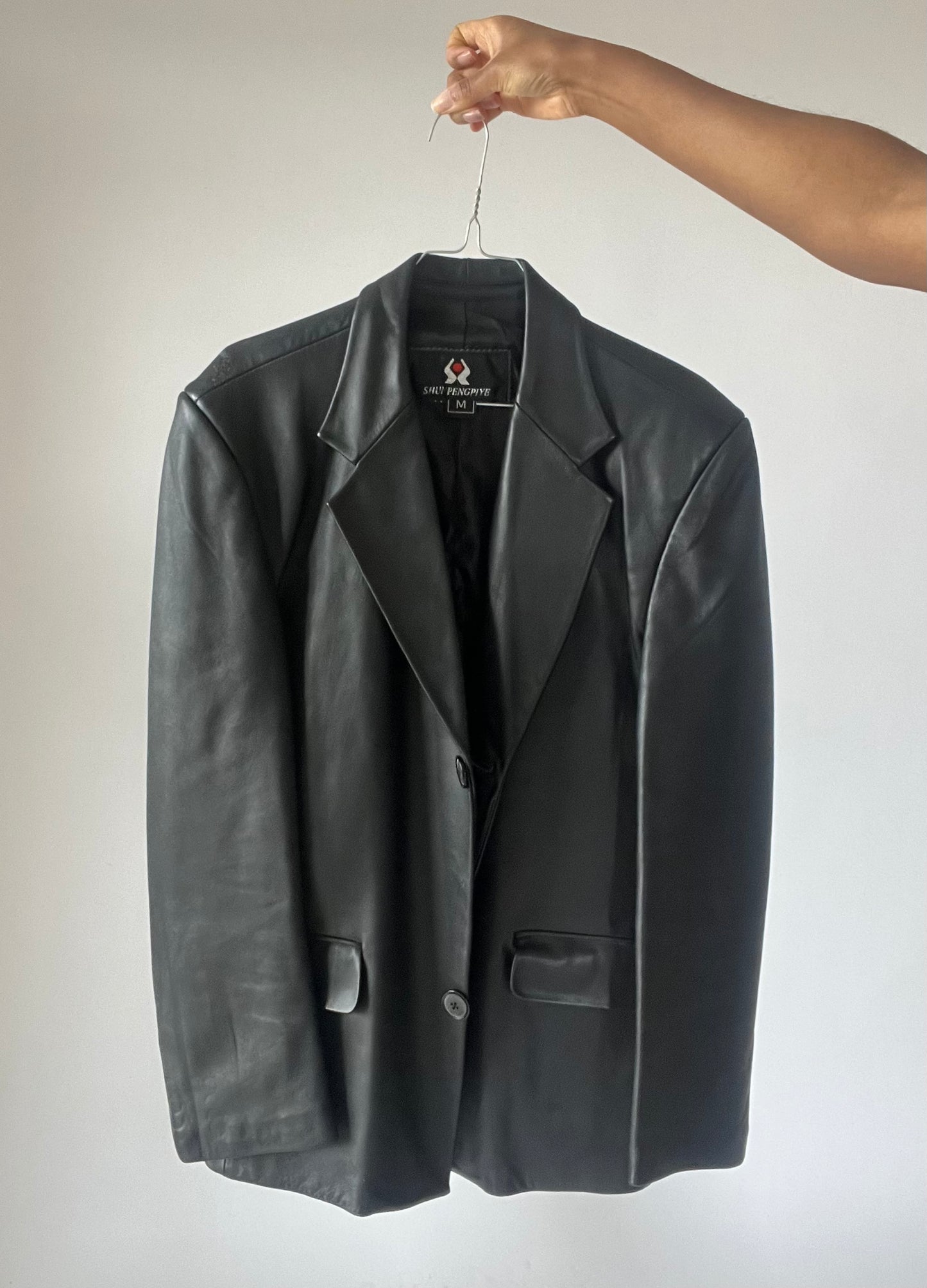 Veste en cuir noir