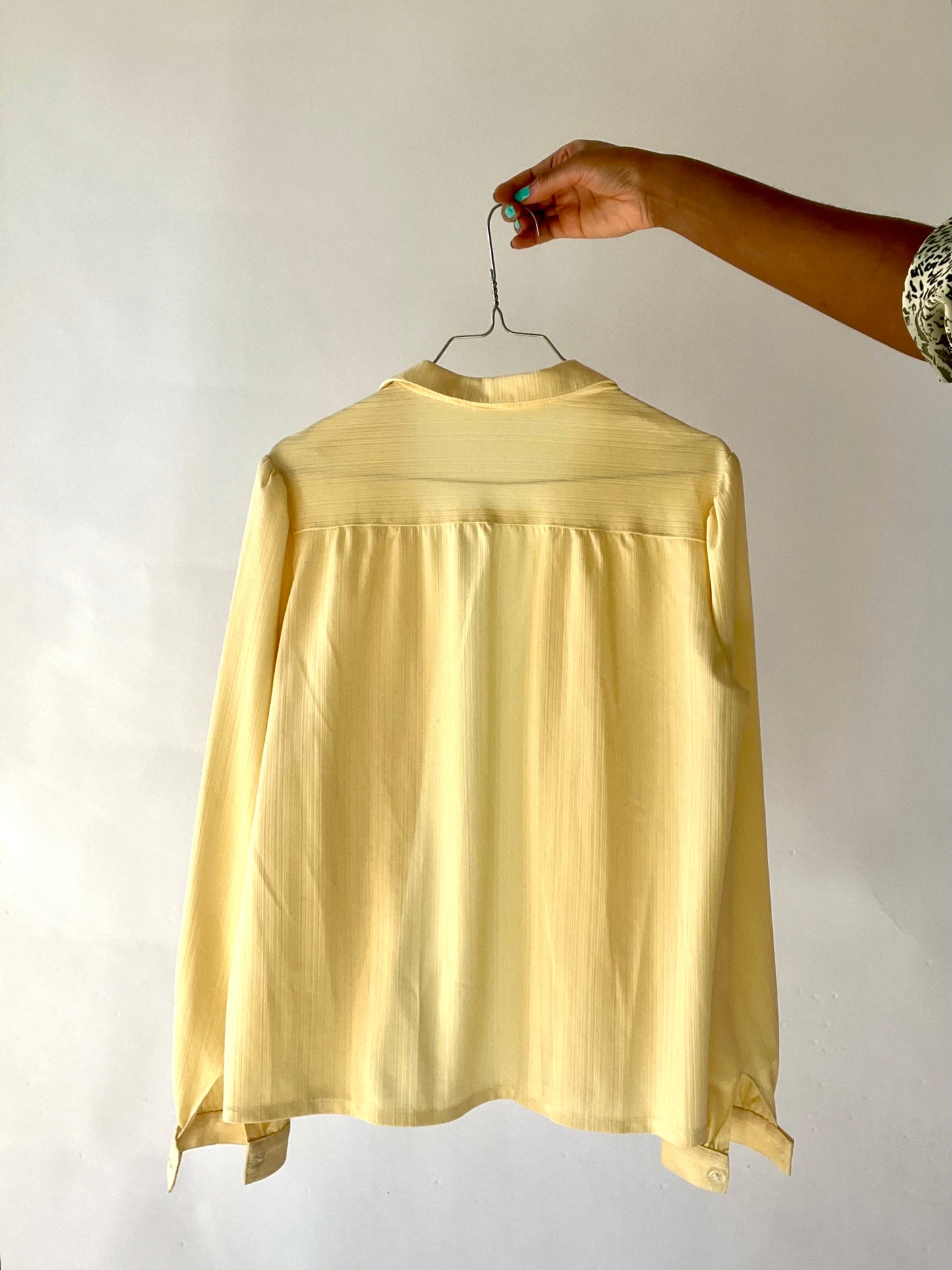 Chemise vintage jaune pastel
