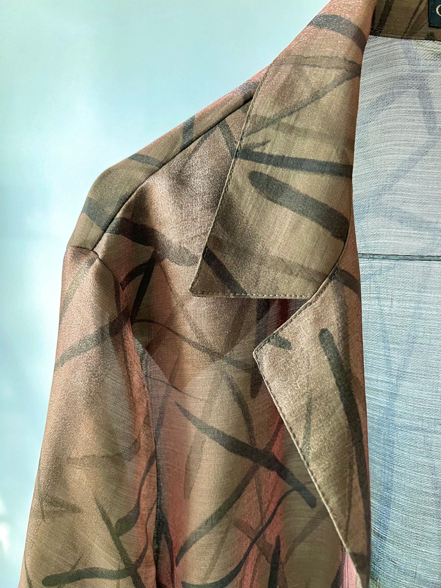Chemise vintage kaki à motif irisé