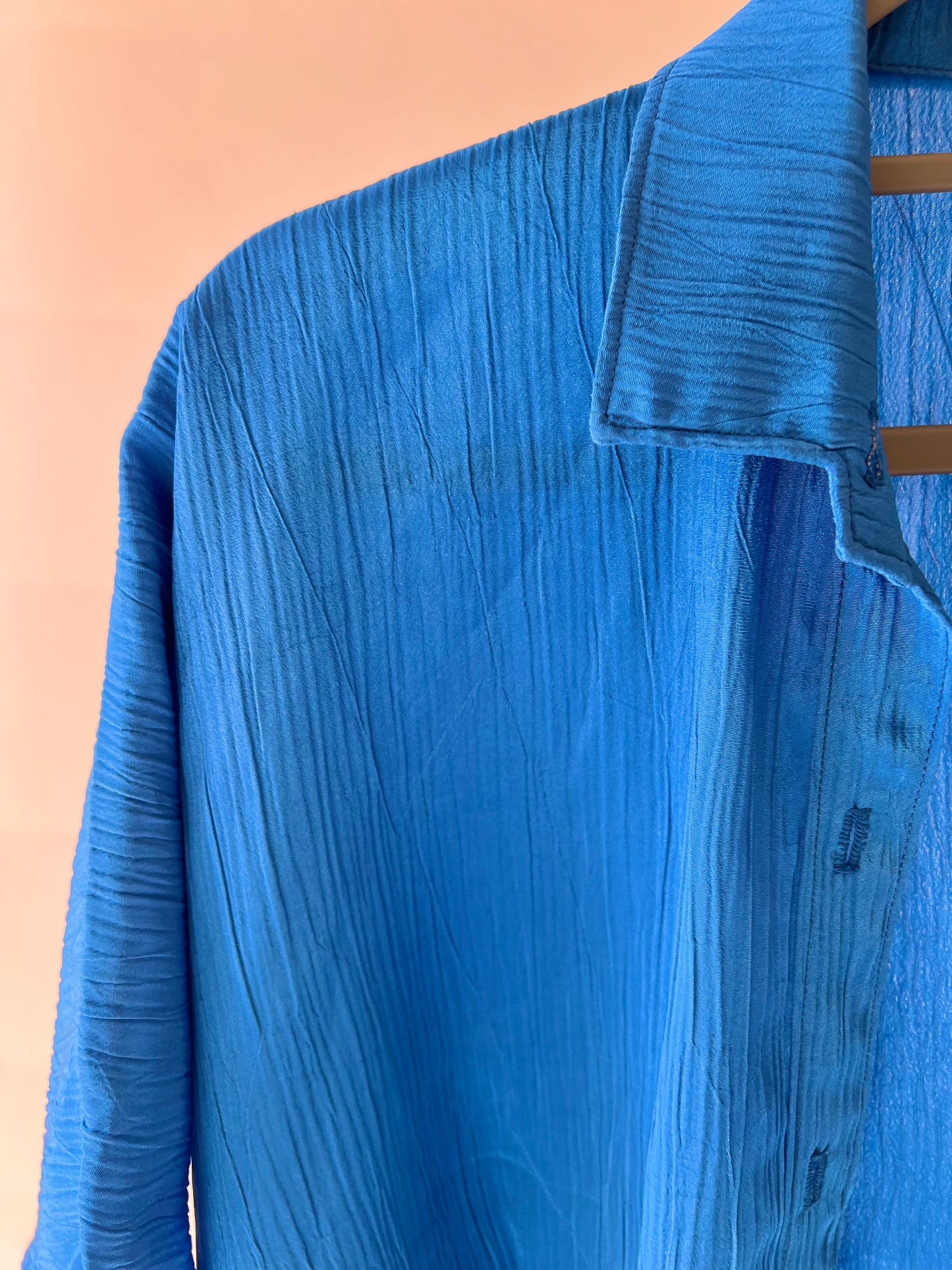 Chemise vintage bleu tissu irisée