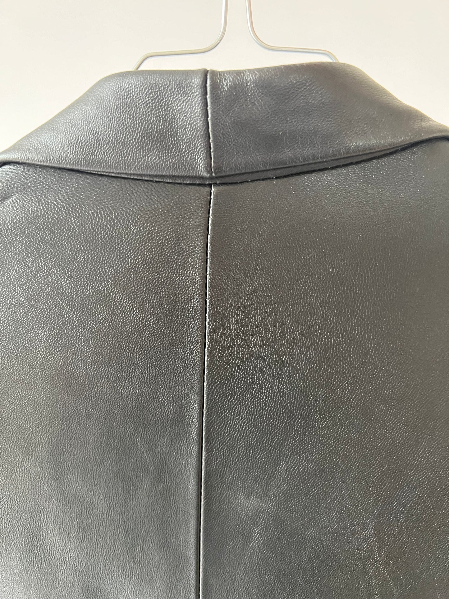 Veste en cuir noir