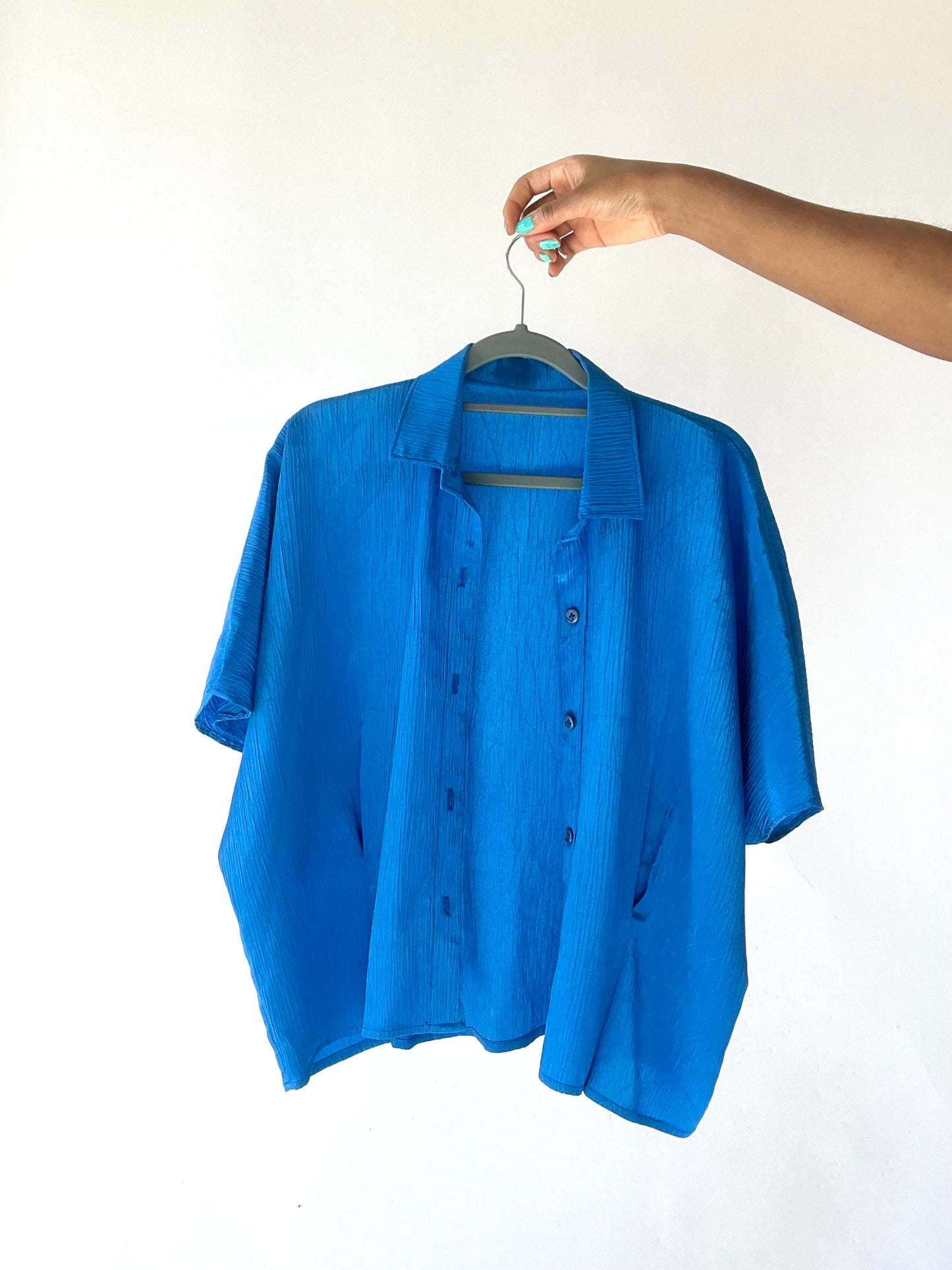 Chemise vintage bleu tissu irisée