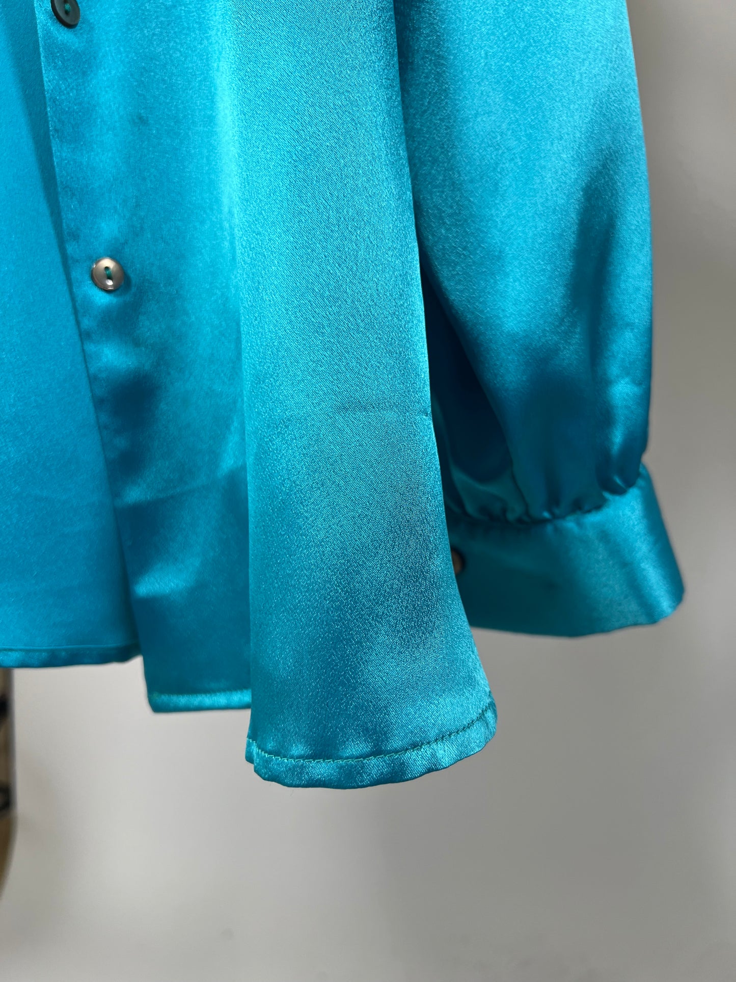 Chemise oversize bleu satinée