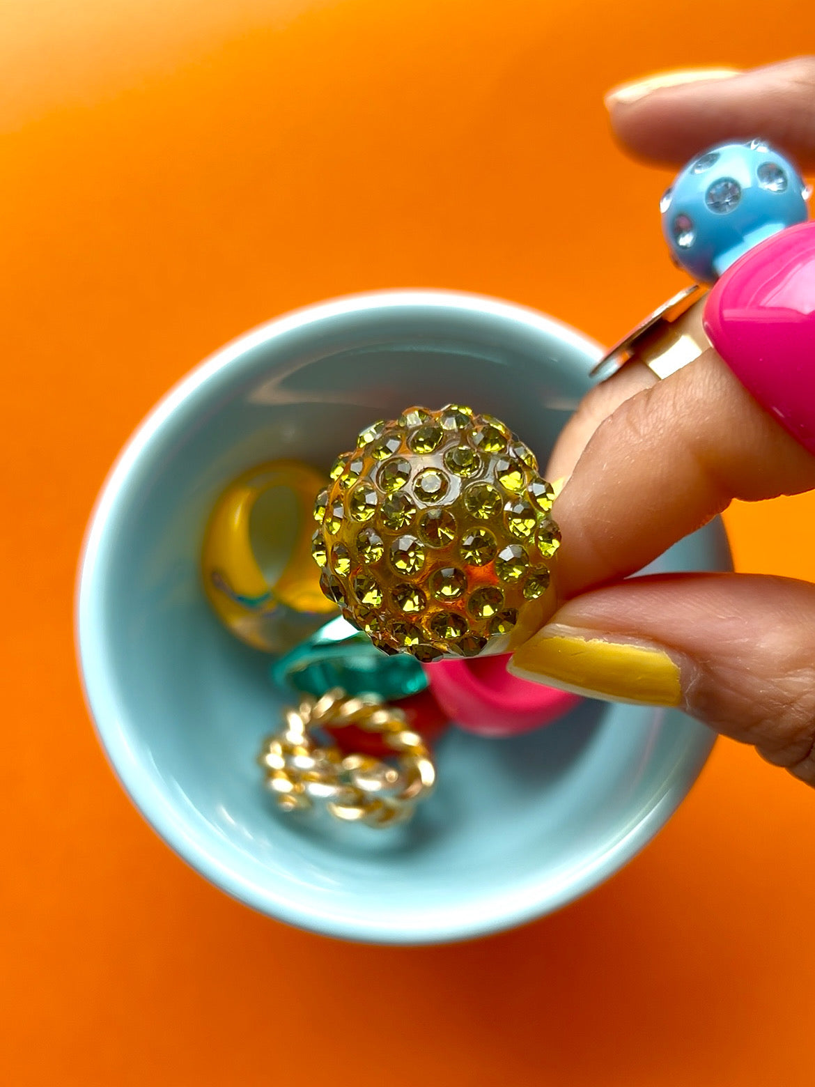 Bague vintage kaki transparente à strass