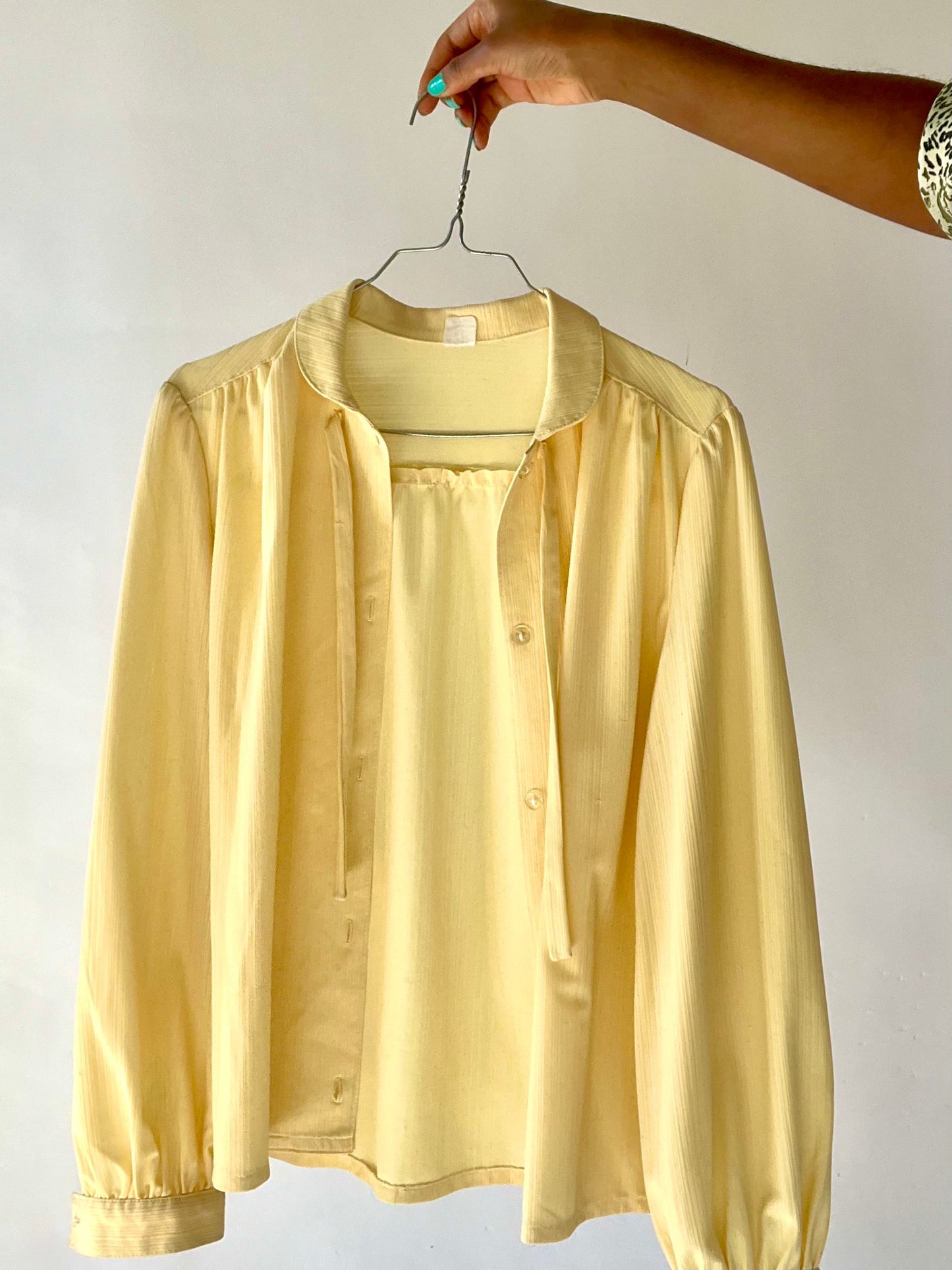 Chemise vintage jaune pastel