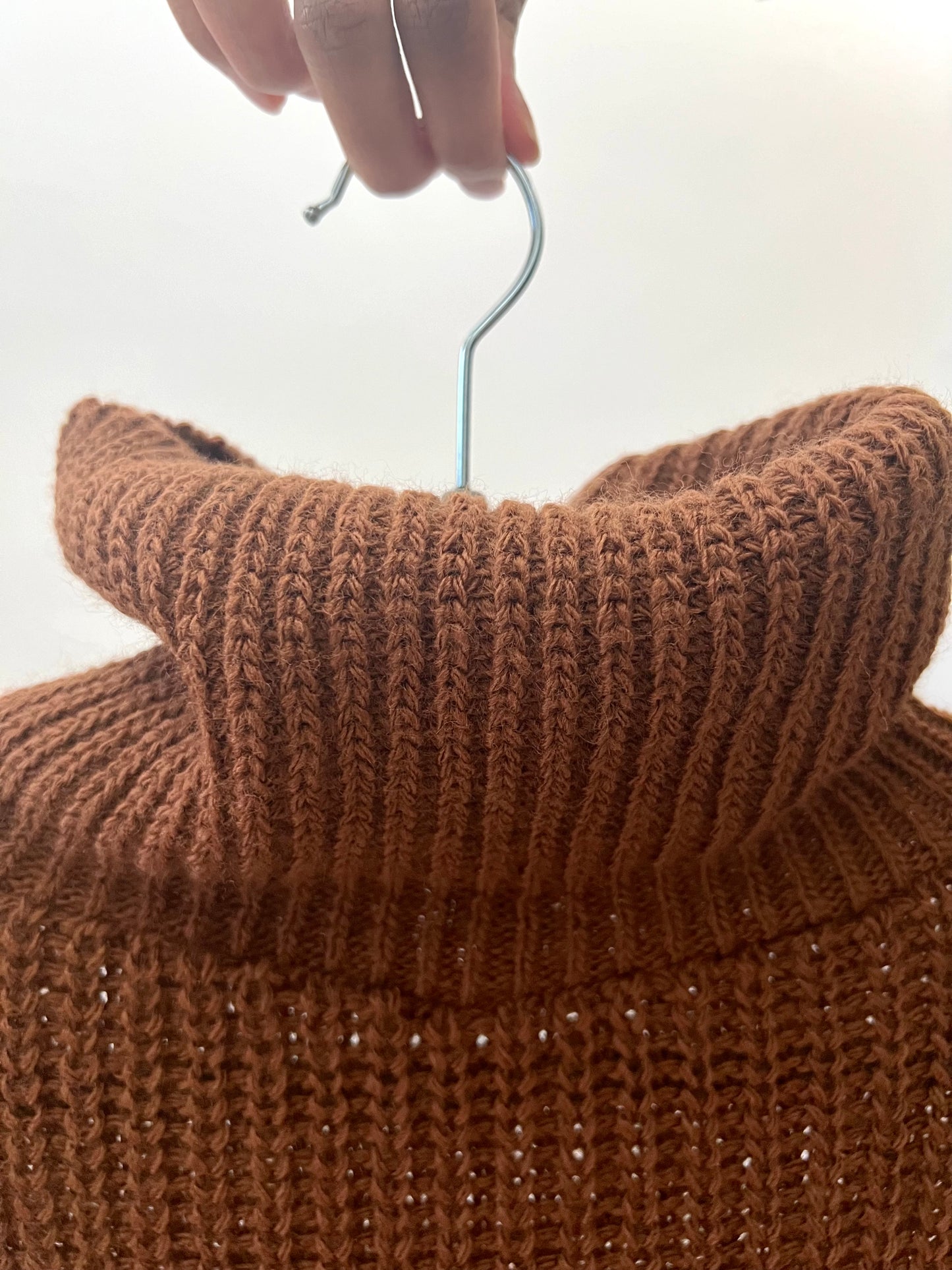 Pull col roulé oversize marron