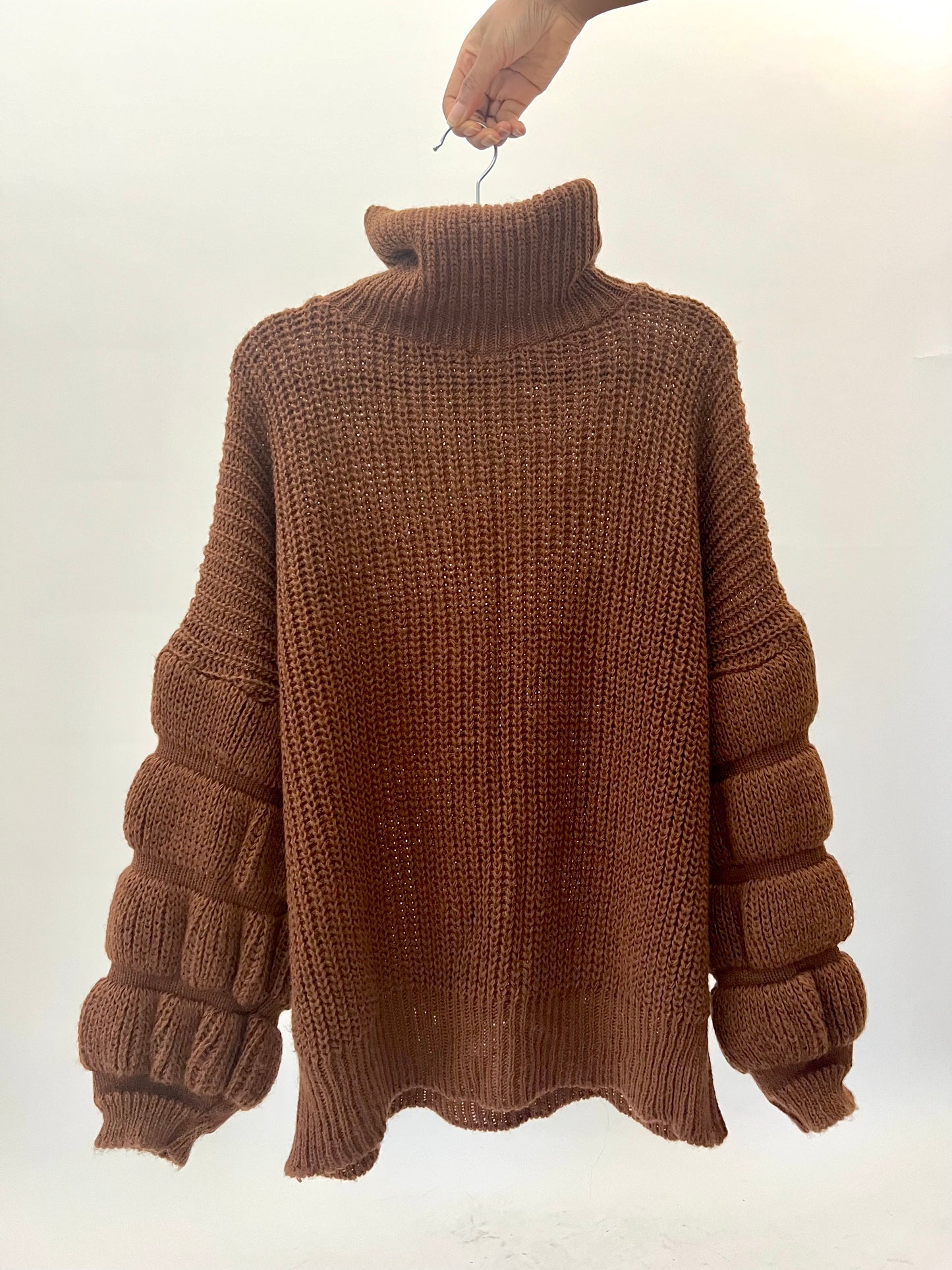 Pull col roulé oversize marron